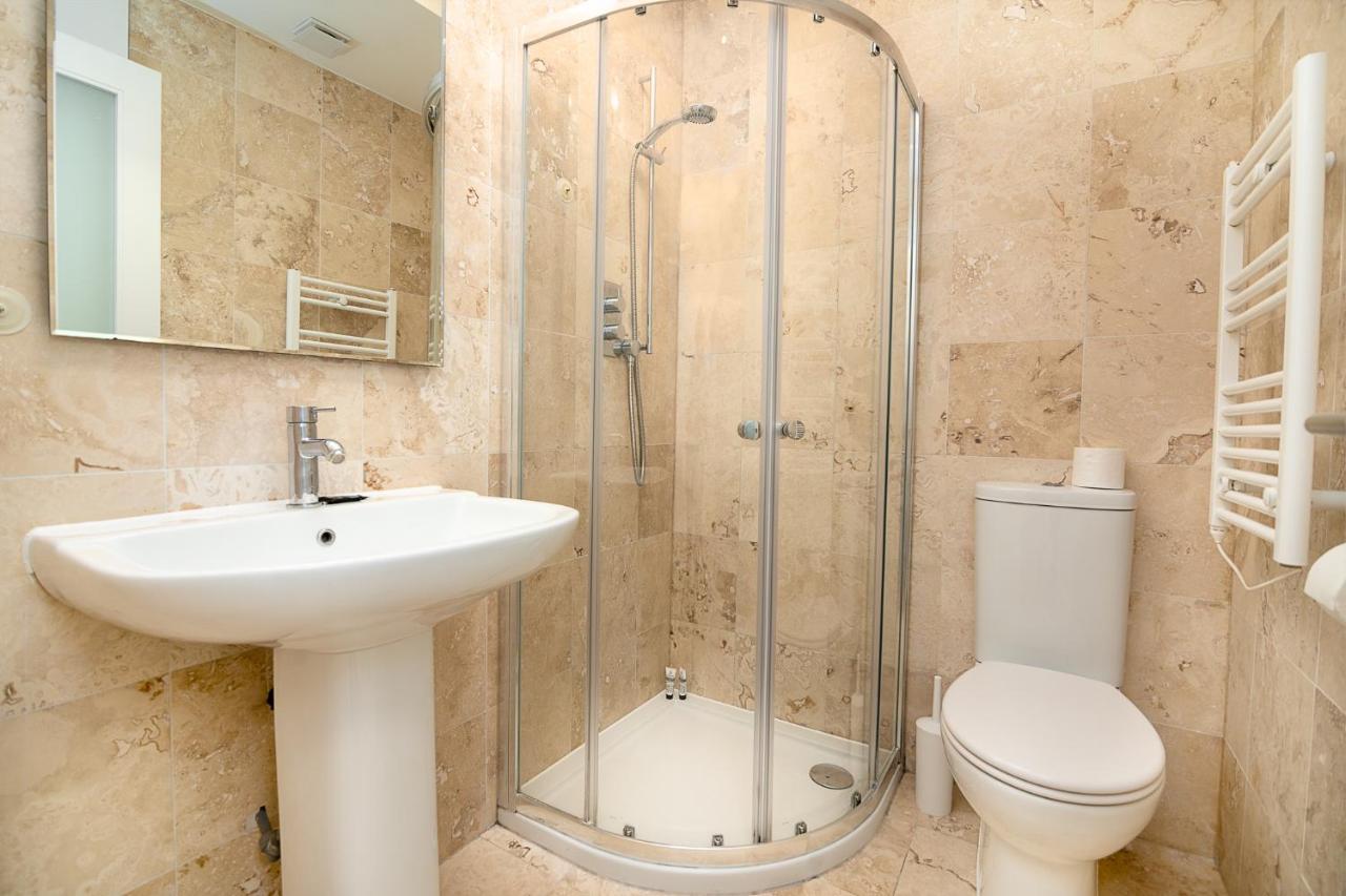 Modern 1 Bed Flat For Up To 2 People In Holborn, London With Free Wifi Apartment Bagian luar foto